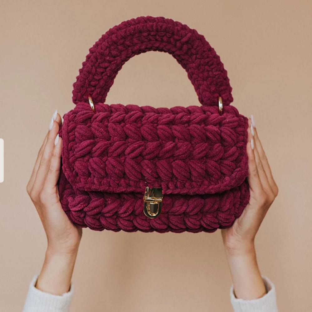 Melie Bianco Avery Knit Chenille bag in crimson. NWOT